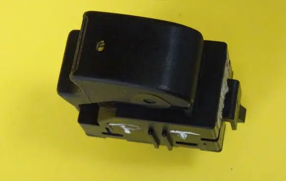 Toyota Corolla Verso AR10 Electric window control switch 848100F010