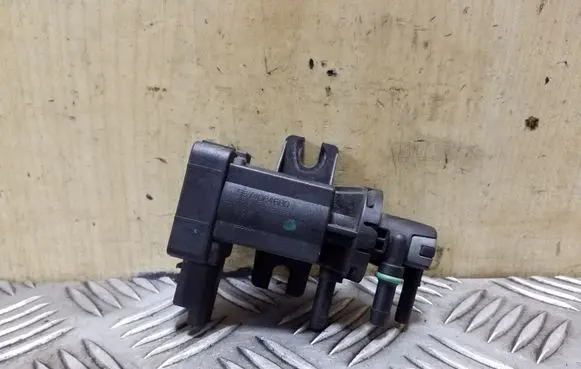 Citroen C4 I Picasso Turbo solenoid valve 9674084680