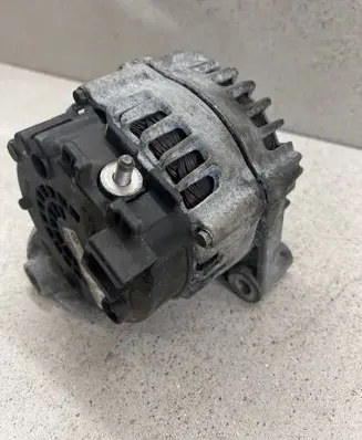 BMW X1 E84 Generator/alternator 7802261 2543461D FG18S019