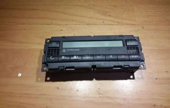 Volkswagen PASSAT B5.5 Climate control unit