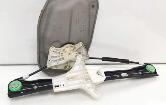 Volkswagen Jetta V Rear window lifting mechanism without motor 1K5839461 1K4839461A 5M0839461