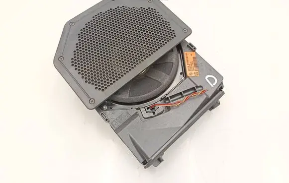 BMW X1 E84 Subwoofer speaker 9143136 9144203 6925328