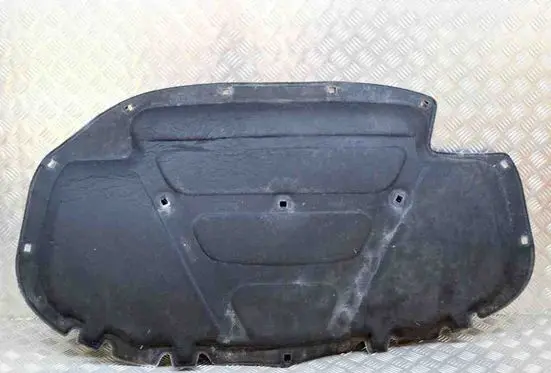 Engine bonnet/hood sound/heat insulation