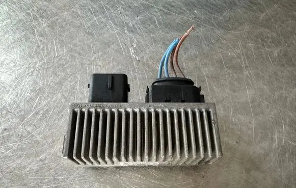Nissan Qashqai Glow plug pre-heat relay 8200558438