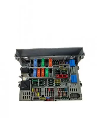 BMW 1 E81 E87 Fuse module 690661103