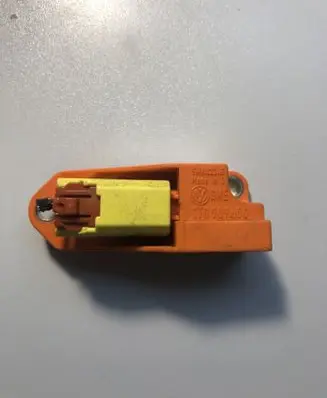 Volkswagen Touran I Airbag deployment crash/impact sensor 1T0909606