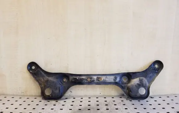 Mercedes-Benz C W204 Steering rack mounting bracket A2046280011
