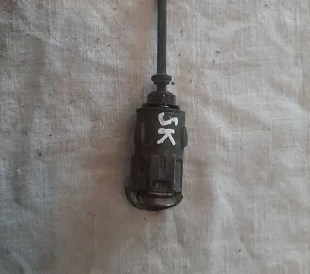 Renault Scenic II - Grand scenic II Front door lock (next to the handle) 