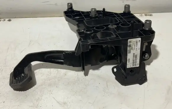 Peugeot 508 Brake pedal 9666871680