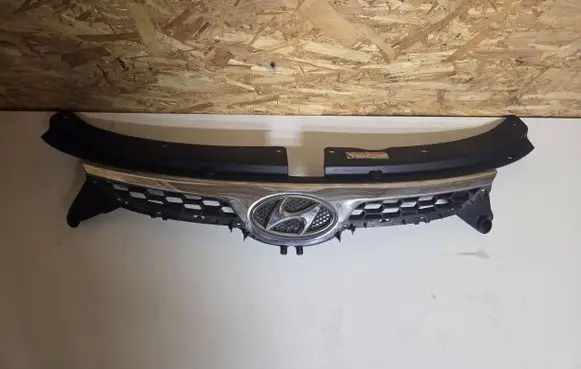 Hyundai i10 Front bumper upper radiator grill 863660X000