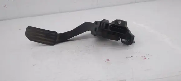 Volvo XC70 Accelerator throttle pedal 6G929F836DD