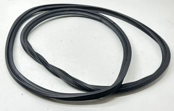Trunk rubber seal (body)