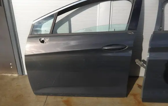 Opel Astra K Front door