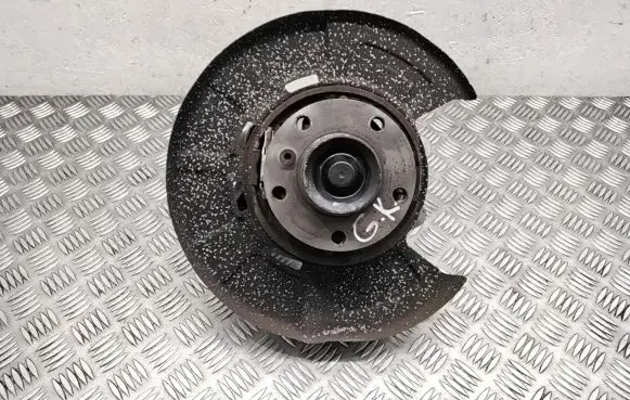 Rear wheel hub