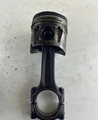 Citroen C5 Piston with connecting rod 085190
