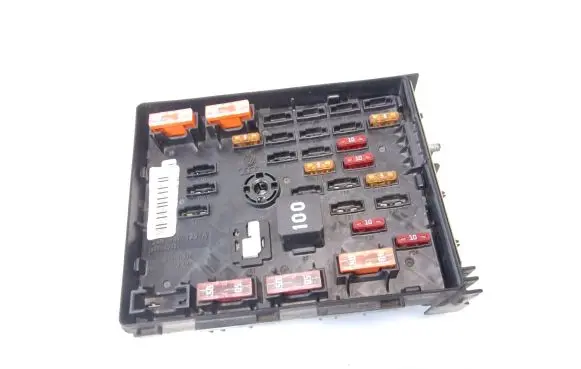 Volkswagen PASSAT B7 Fuse module 3C0937125A