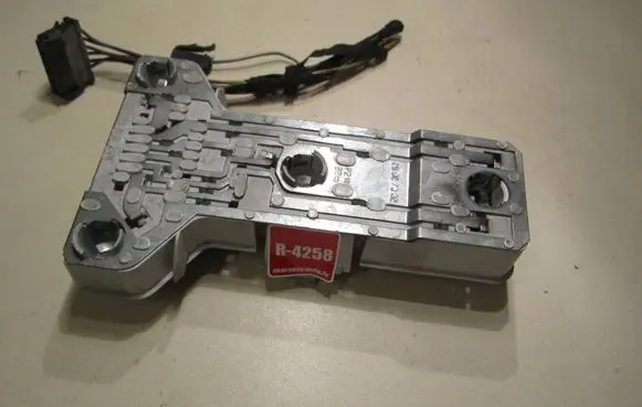 Volkswagen PASSAT B5 Tail light bulb cover holder 3B5945257