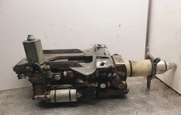 Steering wheel axle set