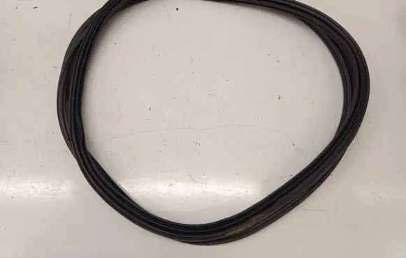 Nissan Qashqai J12 Trunk rubber seal (body) 
