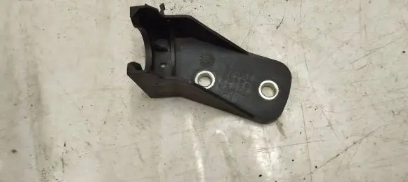 Volvo XC90 Gear shift cable bracket 31367477