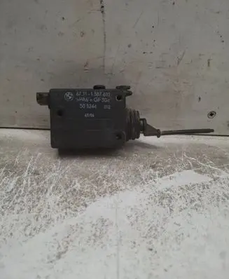 BMW 3 E36 Central locking motor 1387610 67111387610