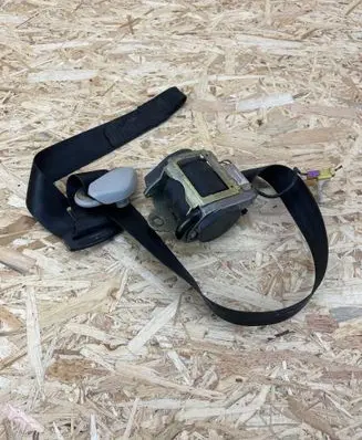 Volkswagen Golf IV Front seatbelt 1J3857706S 040292