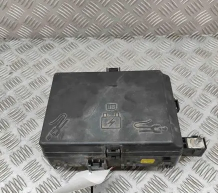 Maserati Quattroporte Fuse box set 7154057130