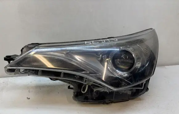 Toyota Avensis T270 Headlight/headlamp 0538 6437