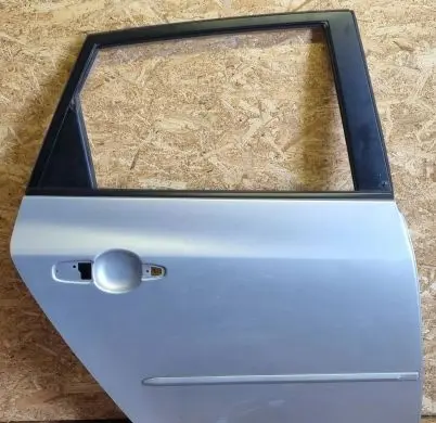 Mazda 3 I Rear door