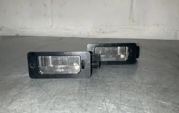 BMW 5 E60 E61 Number plate light 7165646