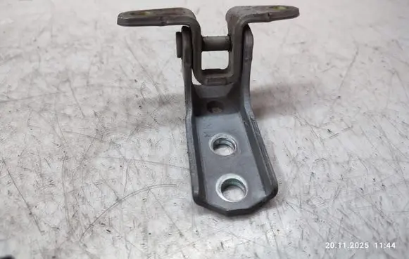 Mitsubishi L200 Front door upper hinge 
