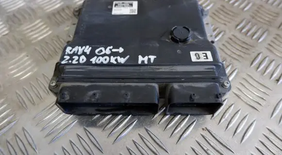 Toyota RAV 4 (XA30) Engine control unit/module 8966142C11
