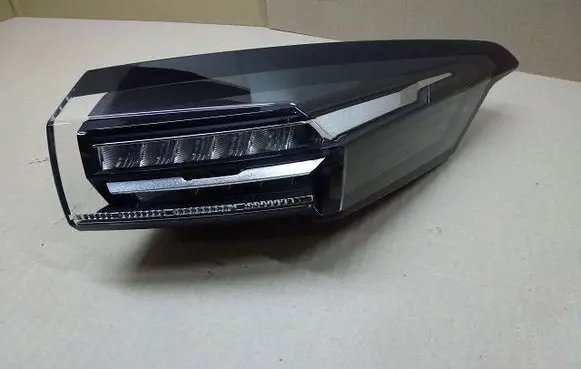Peugeot 3008 III Rear/tail lights 9835299280