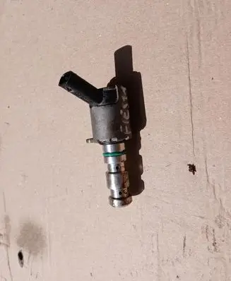 Ford Focus Camshaft vanos timing valve CM5G6C880DA