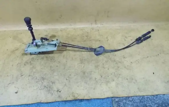 Nissan X-Trail T30 Gear selector/shifter in gearbox 