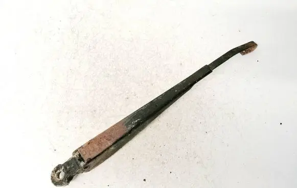 Volkswagen PASSAT B3 Rear wiper blade arm 