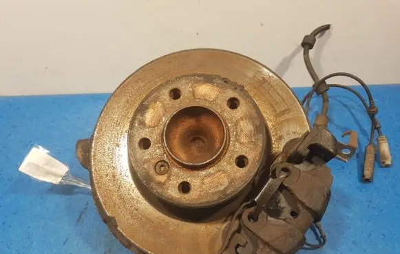 BMW 1 E81 E87 Front wheel hub spindle knuckle