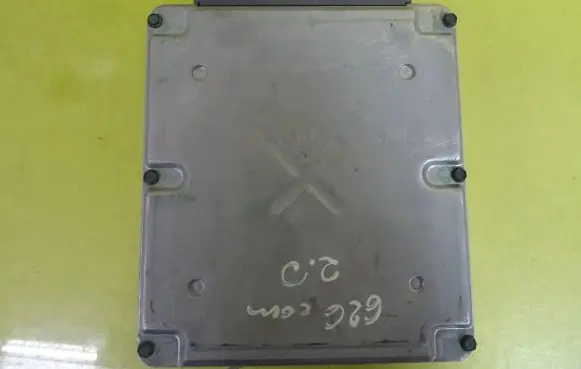 Mazda 626 Engine control unit/module F7FF12A650FJ
