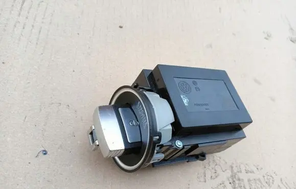Volkswagen PASSAT B7 Ignition lock 3C0905843AD