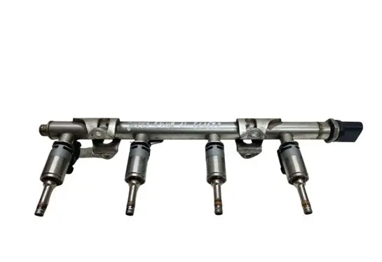 Volkswagen Jetta VI Fuel injectors set 04E906036B 0261500132 04E133320D
