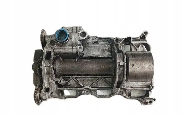 Volkswagen Polo V 6R Oil pump 03P103127A