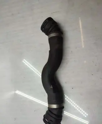 BMW 7 G11 G12 Engine coolant pipe/hose 8572906