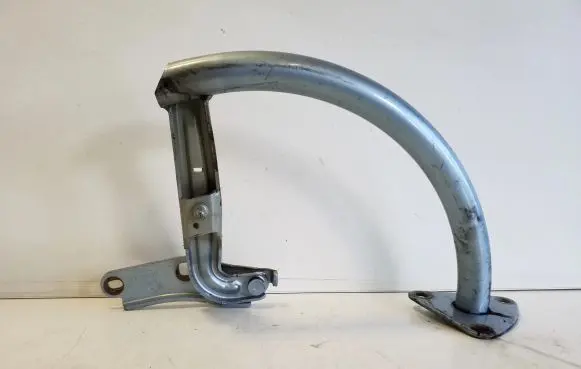 Volkswagen PASSAT B6 Tailgate/trunk/boot hinge 3C5827301B