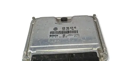 Skoda Fabia Mk2 (5J) Engine control unit/module 1039S20430 038906019NS 0281013082