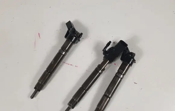 Mercedes-Benz Vito Viano W639 Fuel injectors set 0445115069