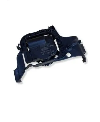 Skoda Fabia Mk3 (NJ) Air flap motor/actuator V3268003 3093819