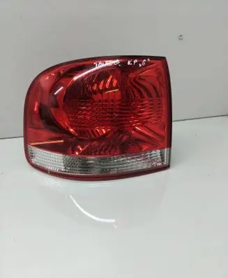 Volkswagen Touareg I Rear/tail lights 7l6945095k
