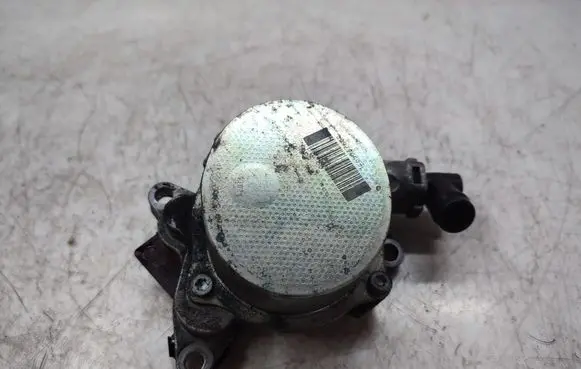 Nissan Qashqai+2 Vacuum pump 146503760R
