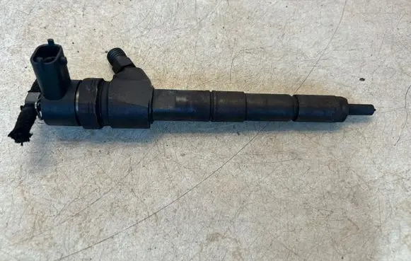 Audi A3 S3 8L Fuel injector 0445110327