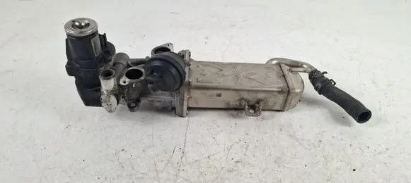Volkswagen Touran II EGR valve 03L131512D
